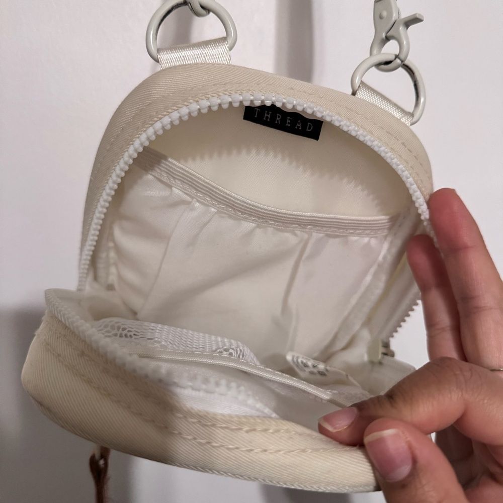 Thread Wallets Off White Crossbody Bag - Picture 6 of 8